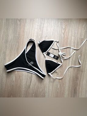 Fashion Nova Black & White Contrast Triangle Bikini